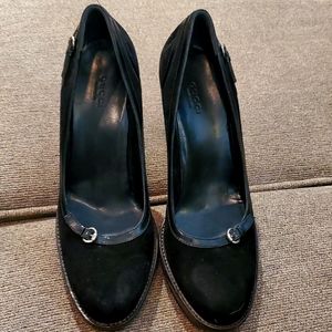 Black Gucci suede heels size 10